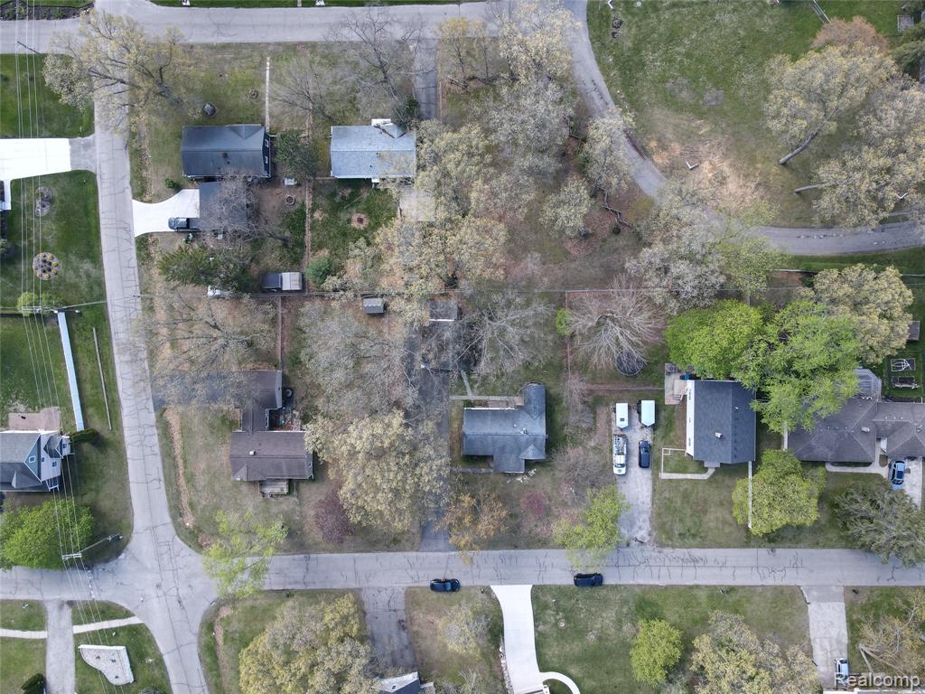 5711 Crescent Road Waterford, MI 48327 - Photo 39 of 39 Gallery Image 39