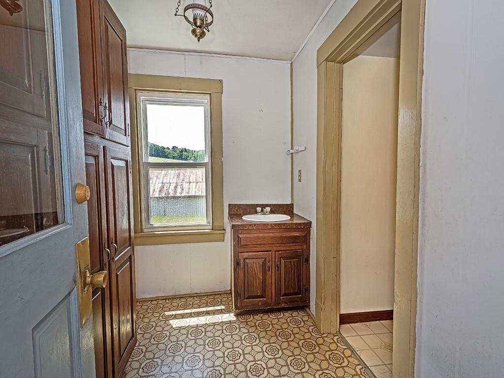 386 Fanker Road Harmony, PA 16037 - Photo 35 of 46 Gallery Image 35