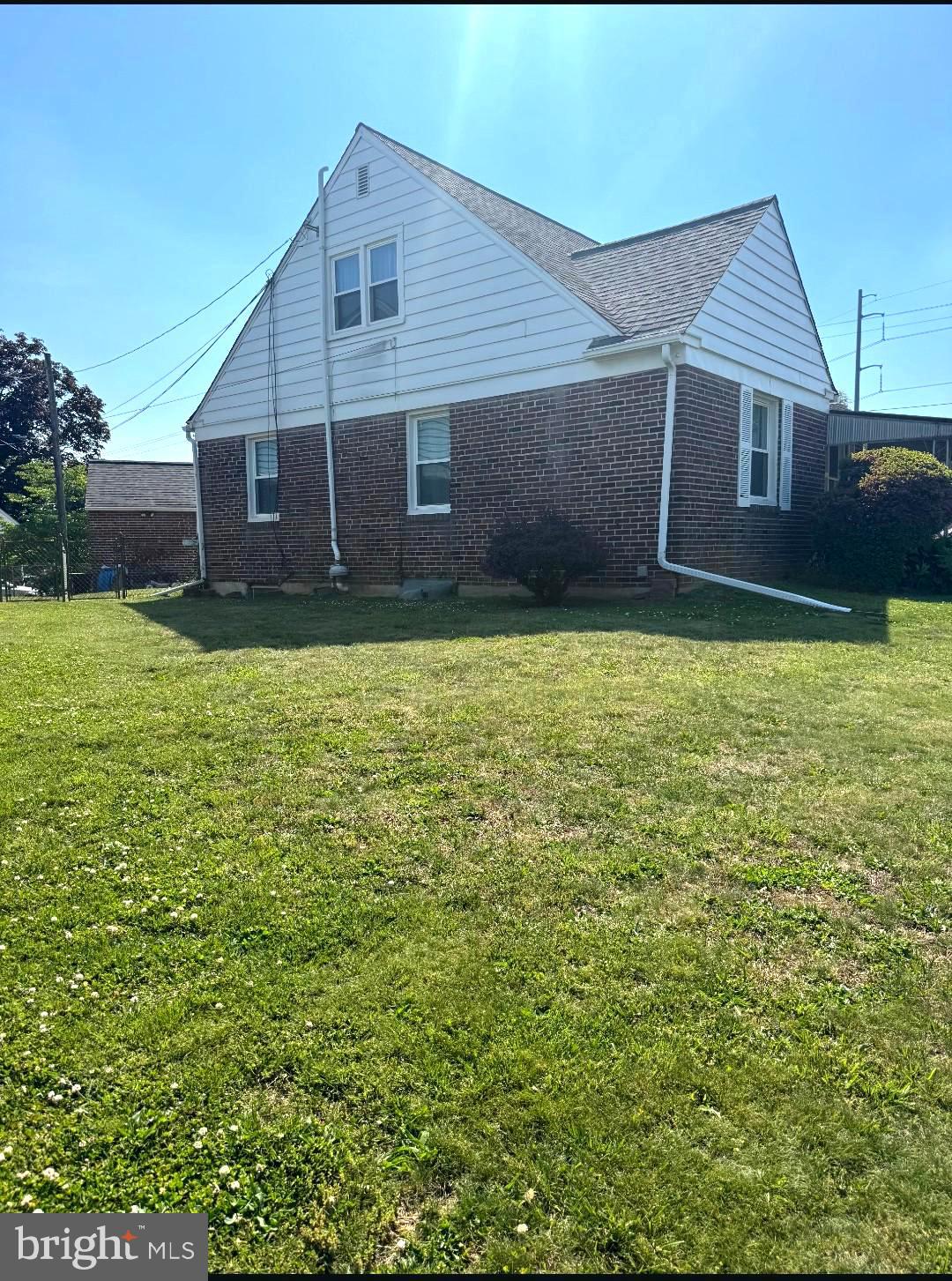 518 Bonsall Road Ridley Park, PA 19078 - Photo 28 of 31 a backyard of a house with lots of green space