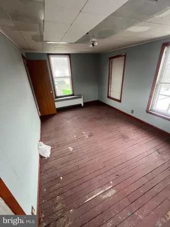 $99,500 | 333 North Vine Street, Mount Carmel, PA 17851