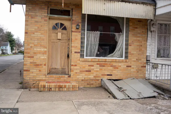 $99,500 | 333 North Vine Street, Mount Carmel, PA 17851