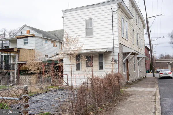 $99,500 | 333 North Vine Street, Mount Carmel, PA 17851