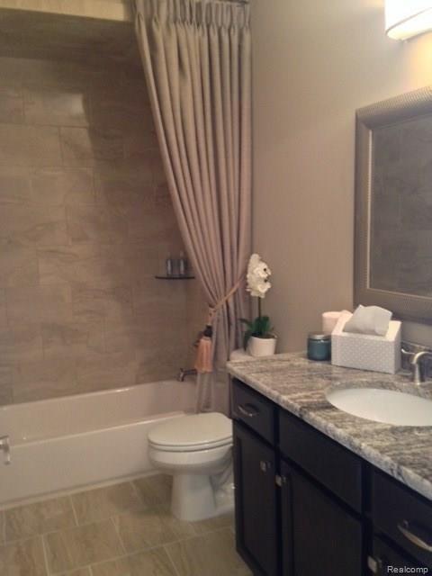 5226 Brecon Court Rochester, MI 48306 - Photo 17 of 26 powder.JPG