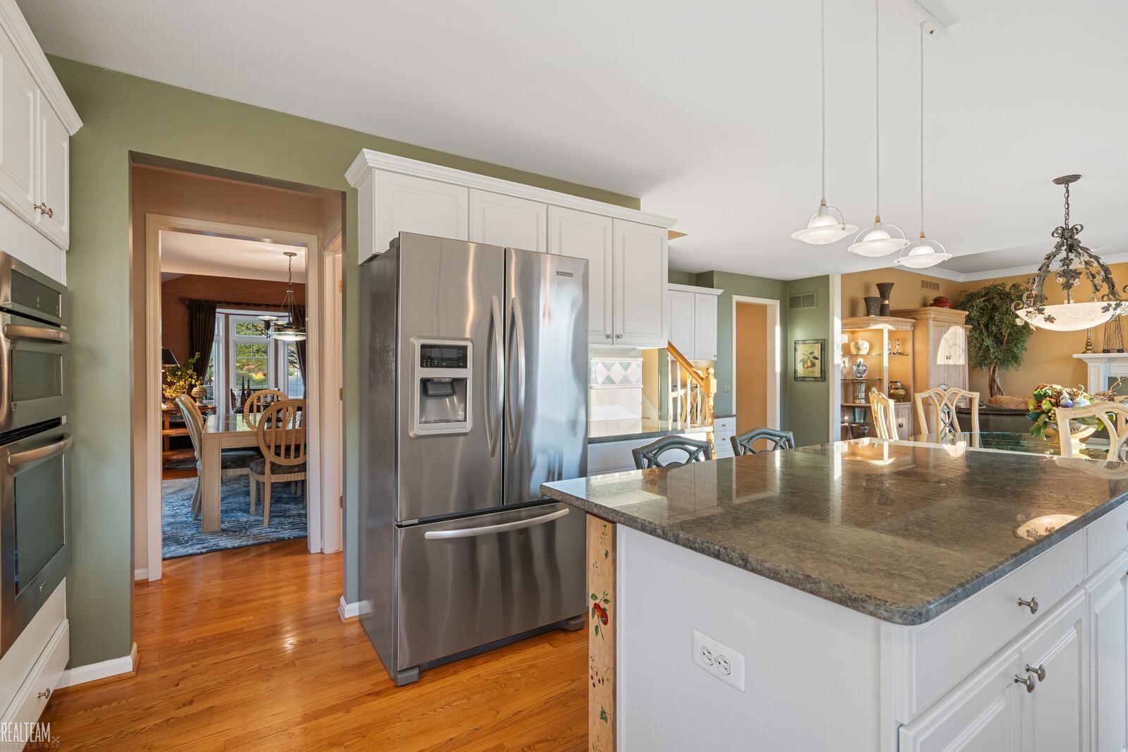 1028 Bloomview Circle Rochester, MI 48307 - Photo 9 of 44