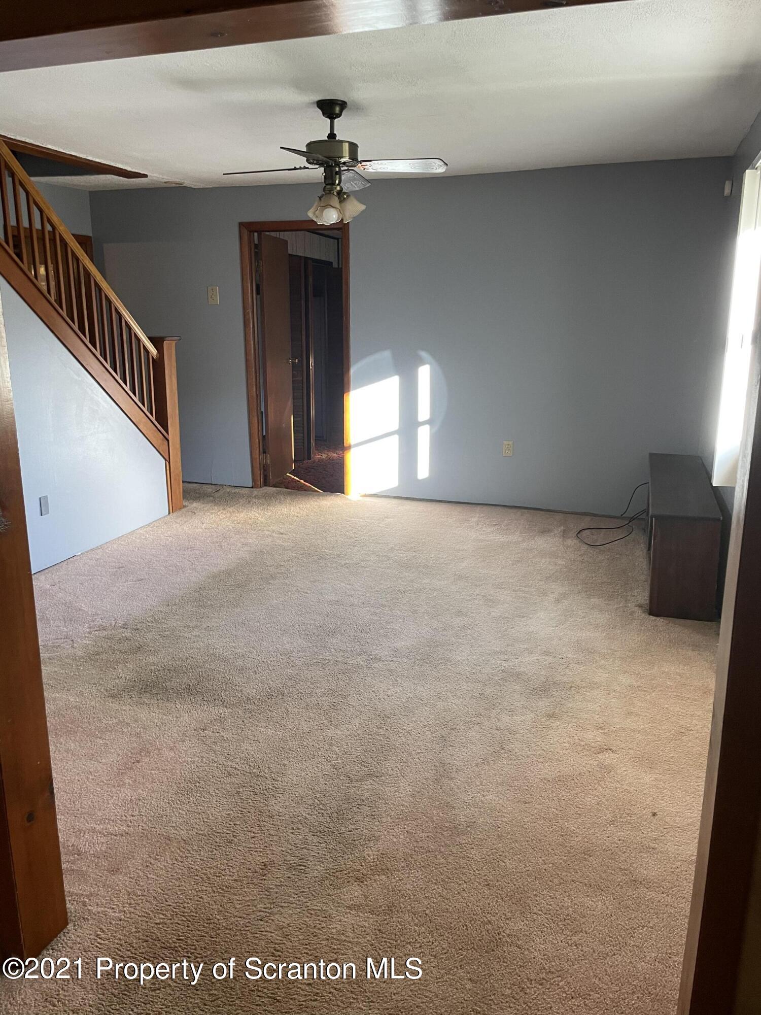 202 Knapp Road Clarks Summit, PA 18411 - Photo 11 of 24 Living Room