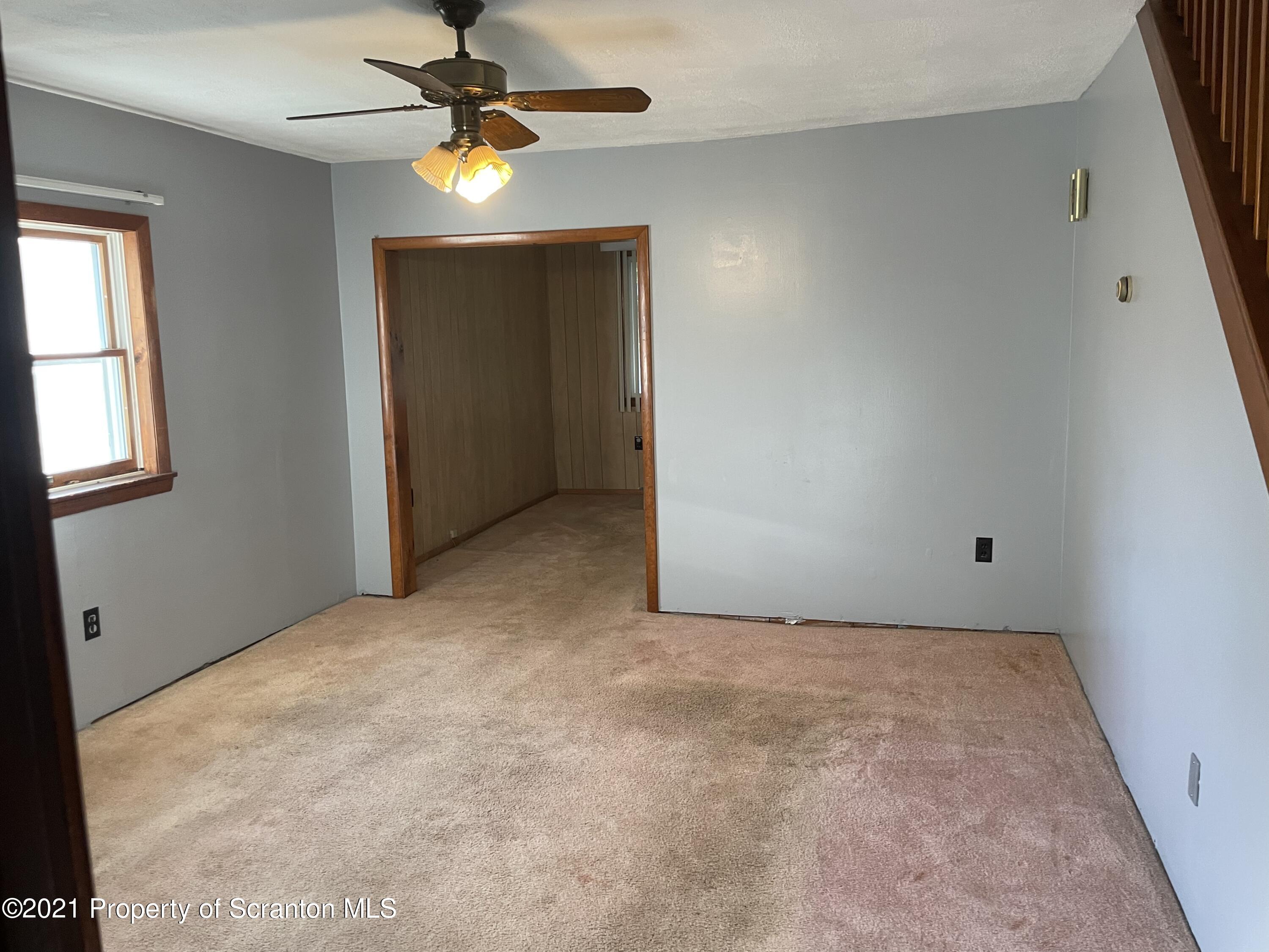 202 Knapp Road Clarks Summit, PA 18411 - Photo 10 of 24 Living Room