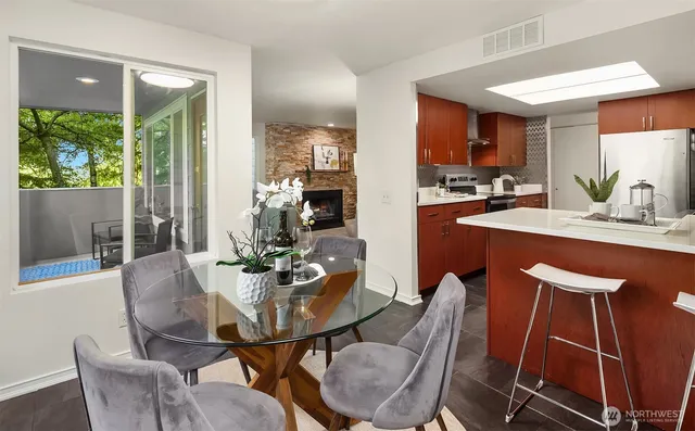 $399,950 | 17417 Ashworth Avenue North, Unit 203, Shoreline, WA 98133