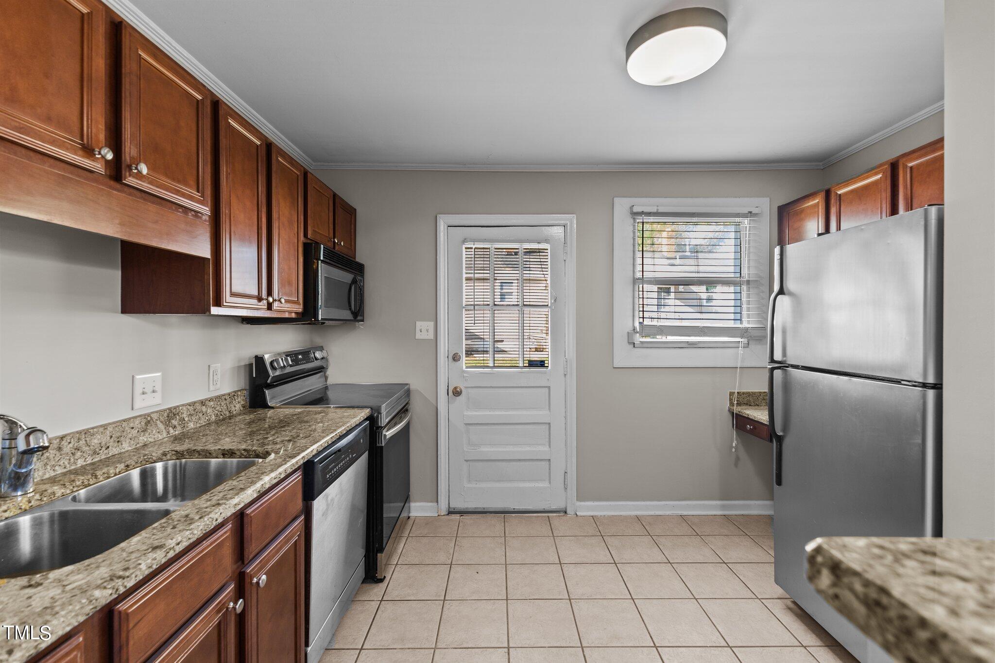 2704 McNeil Street Raleigh, NC 27608 - Photo 6 of 15 13-web-or-mls-IMG_2599