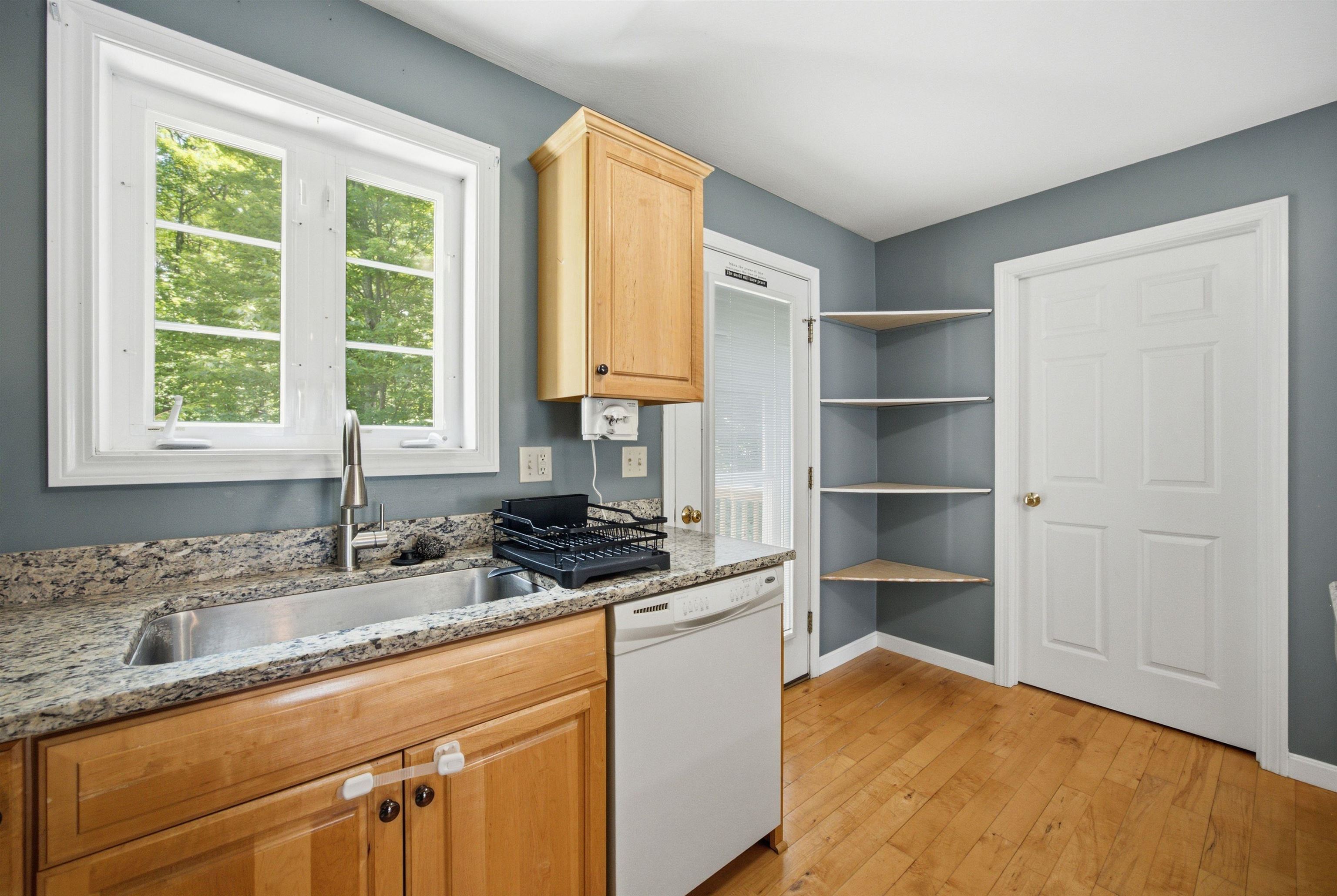 29 Melissa Way, Unit B Laconia, NH 03246 - Photo 21 of 56