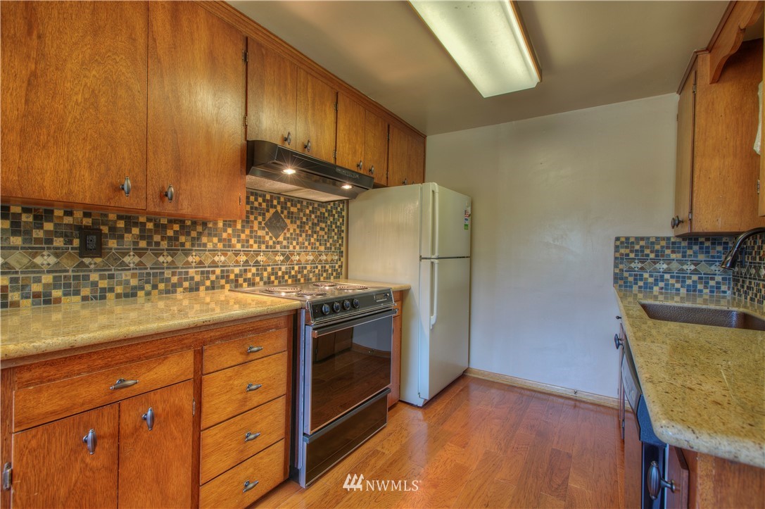 13404 170th Avenue Southeast Renton, WA 98059 - Photo 4 of 14 Gallery Image 4