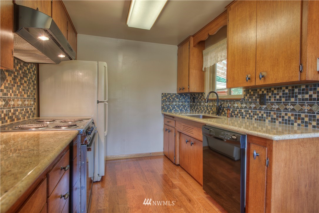 13404 170th Avenue Southeast Renton, WA 98059 - Photo 5 of 14 Gallery Image 5