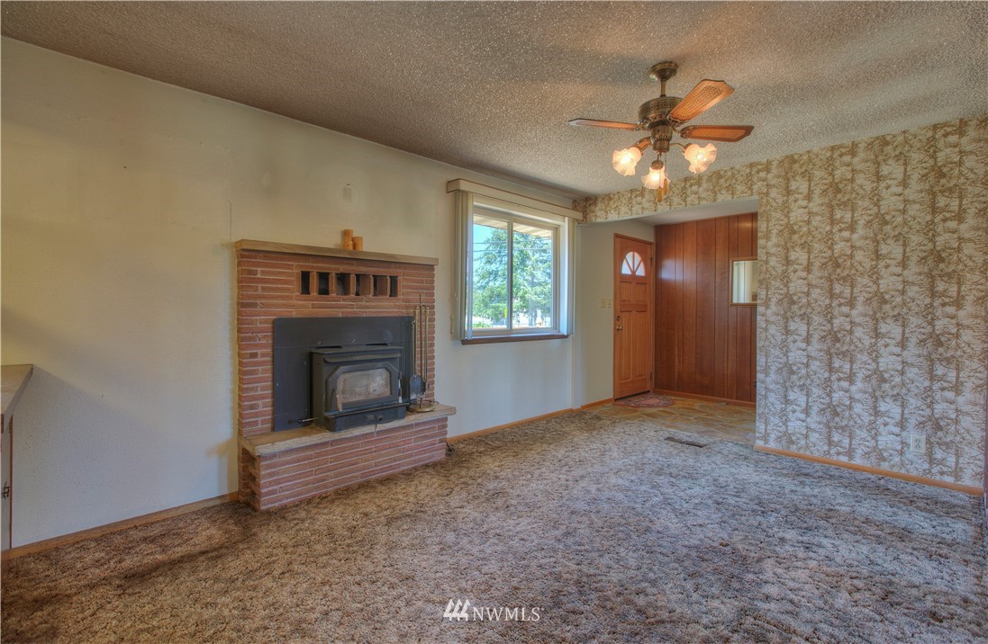 13404 170th Avenue Southeast Renton, WA 98059 - Photo 7 of 14 Gallery Image 7