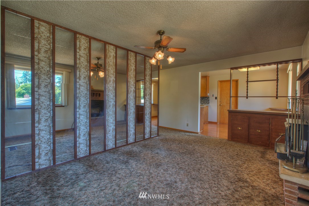 13404 170th Avenue Southeast Renton, WA 98059 - Photo 8 of 14 Gallery Image 8