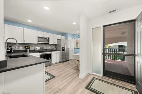 $259,900 | 11921 Seabreeze Cove Lane, Unit 210, Fort Myers, FL 33908