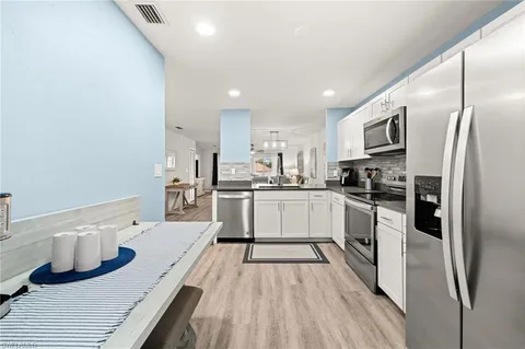 $259,900 | 11921 Seabreeze Cove Lane, Unit 210, Fort Myers, FL 33908