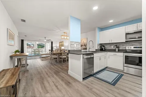 $259,900 | 11921 Seabreeze Cove Lane, Unit 210, Fort Myers, FL 33908