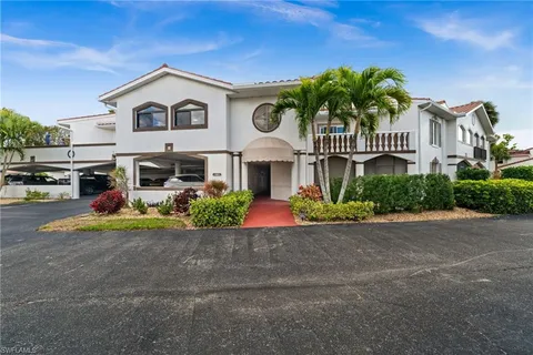 $259,900 | 11921 Seabreeze Cove Lane, Unit 210, Fort Myers, FL 33908