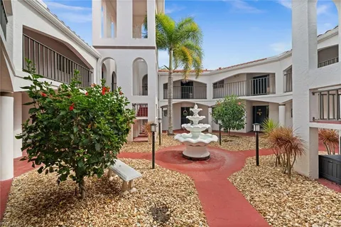 $259,900 | 11921 Seabreeze Cove Lane, Unit 210, Fort Myers, FL 33908