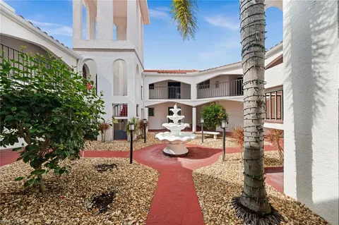 $259,900 | 11921 Seabreeze Cove Lane, Unit 210, Fort Myers, FL 33908