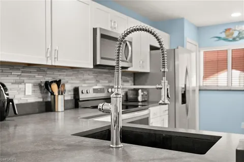 $259,900 | 11921 Seabreeze Cove Lane, Unit 210, Fort Myers, FL 33908