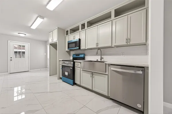 $3,195 | 7739 Antoine Drive, Houston, TX 77088