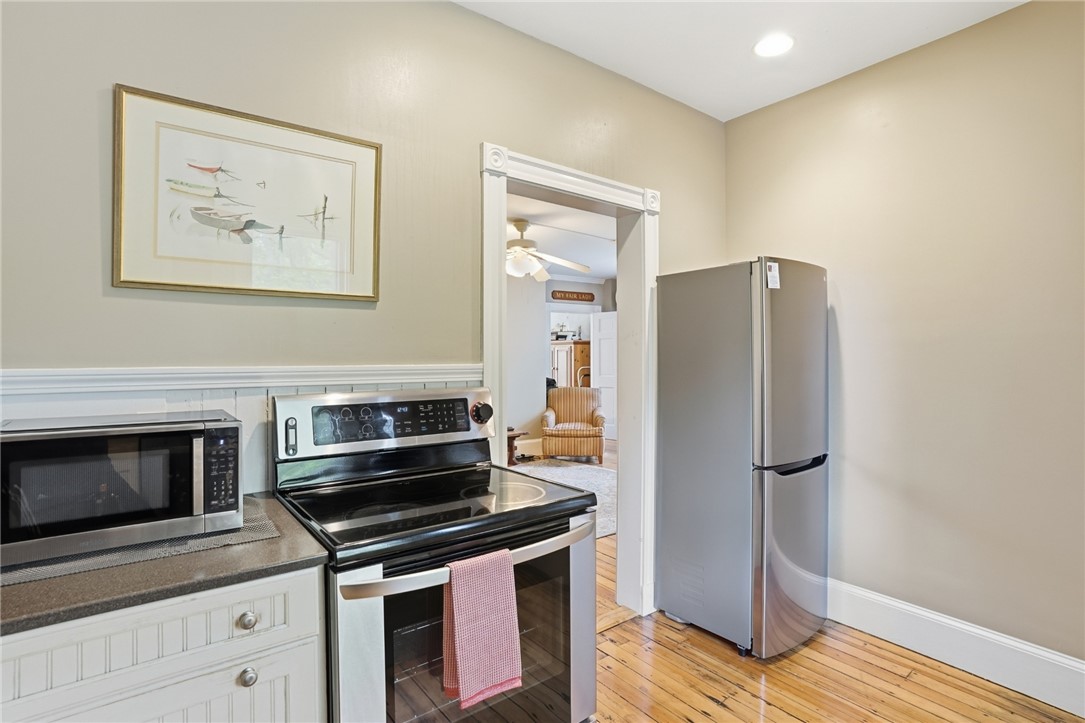 192 Washington Road Barrington, RI 02806 - Photo 8 of 37