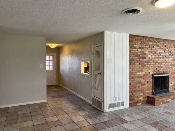 $1,450 | 5422 33rd Street, Lubbock, TX 79407