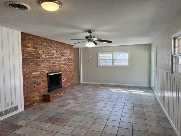 $1,450 | 5422 33rd Street, Lubbock, TX 79407