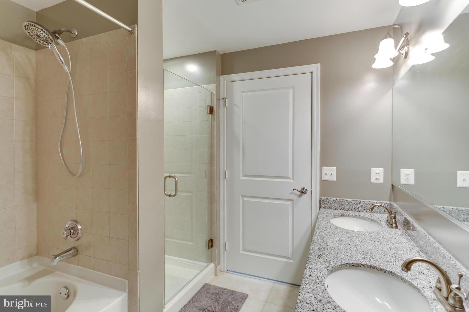 3650 South Glebe Road, Unit 462 Arlington, VA 22202 - Photo 12 of 29 Bath (Master)