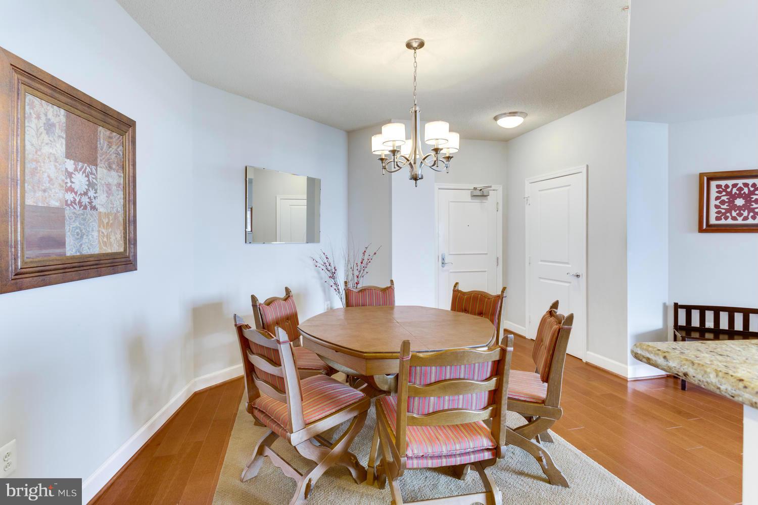 3650 South Glebe Road, Unit 462 Arlington, VA 22202 - Photo 6 of 29 Dining Room