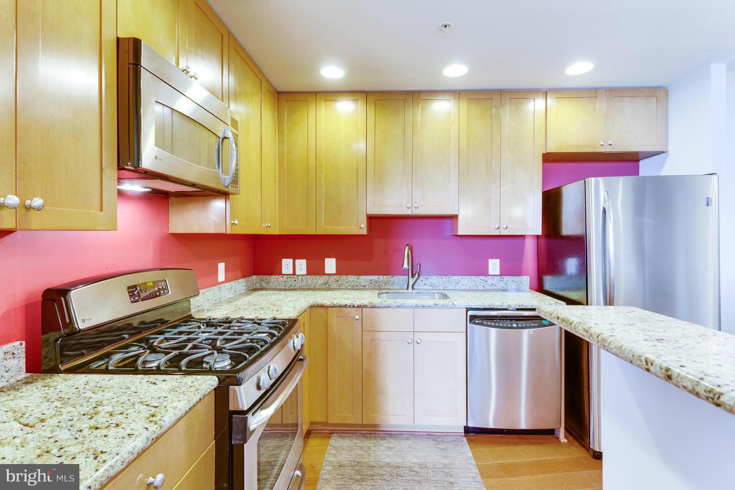 3650 South Glebe Road, Unit 462 Arlington, VA 22202 - Photo 7 of 29 Kitchen