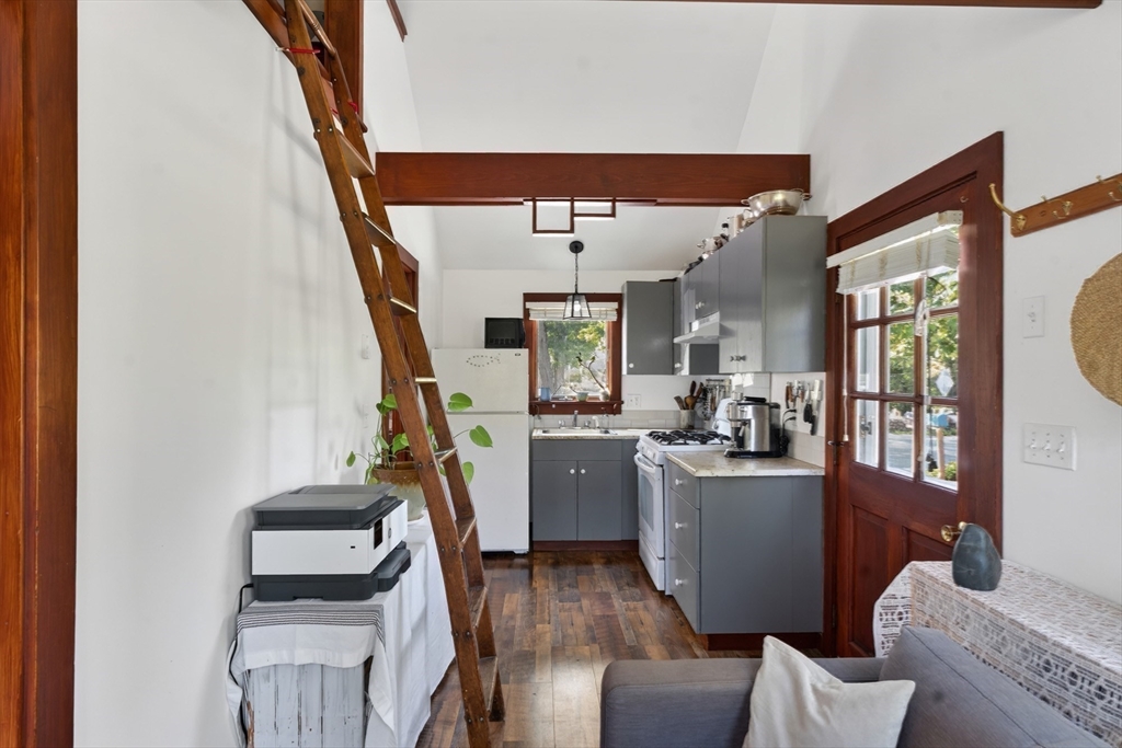 21 West Spring Street Tisbury, MA 02568 - Photo 31 of 34 Gallery Image 31