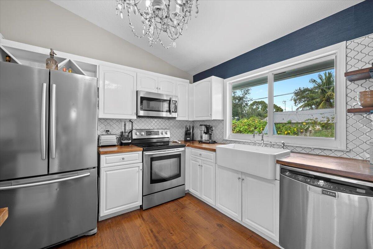 443 Beacon Street Tequesta, FL 33469 - Photo 8 of 31 443 Beacon Street