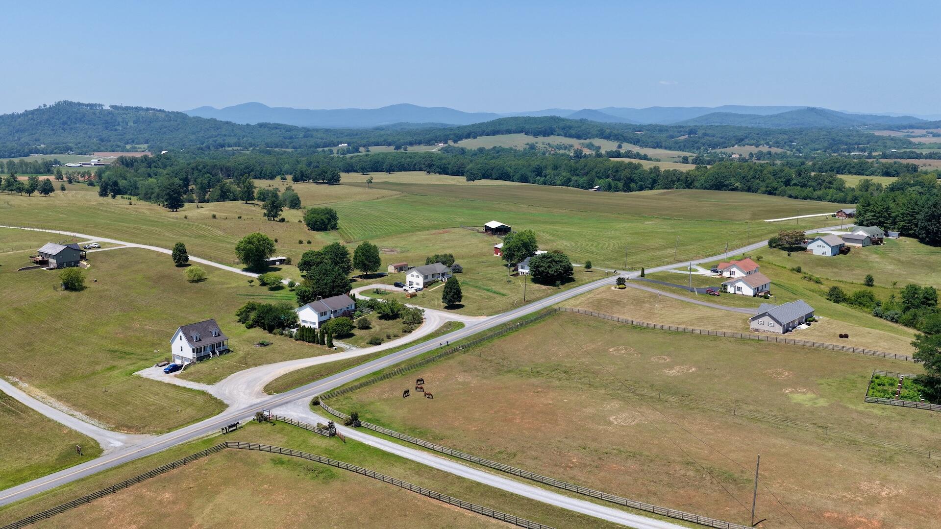 2754 Horseshoe Bend Road Moneta, VA 24121 - Photo 11 of 67 Horse Farm - 29