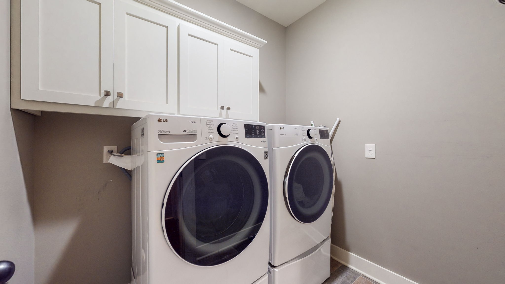 4017 Merryman Lane Murfreesboro, TN 37127 - Photo 29 of 62 a utility room with dryer and washer