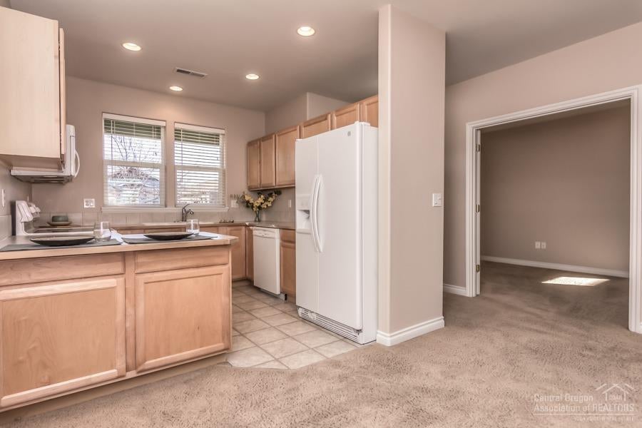 3072 Yellow Ribbon Drive Bend, OR 97701 - Photo 3 of 25 Additional Photo