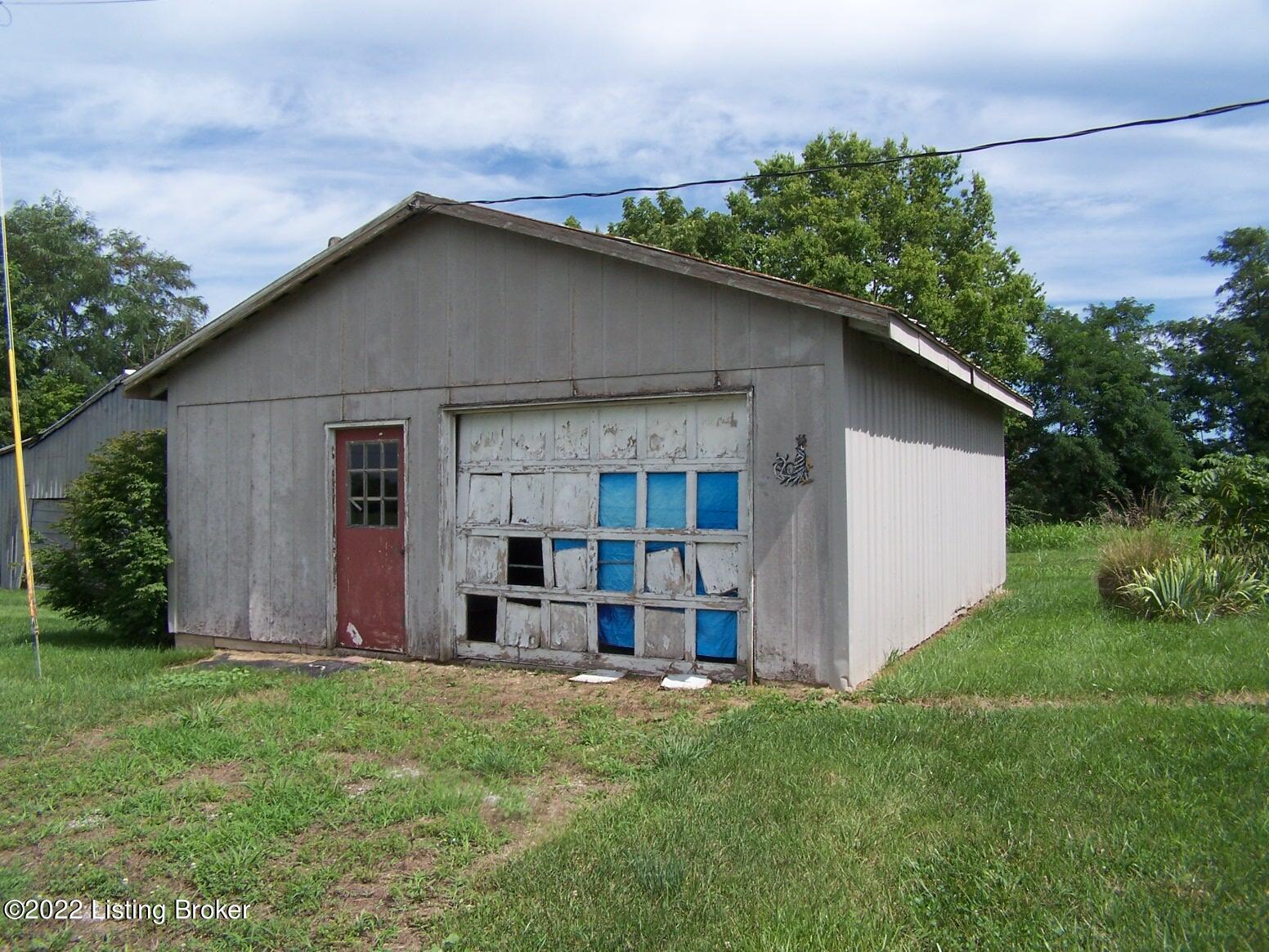 6976 Sulphur Road Sulphur, KY 40070 - Photo 11 of 31 Garage