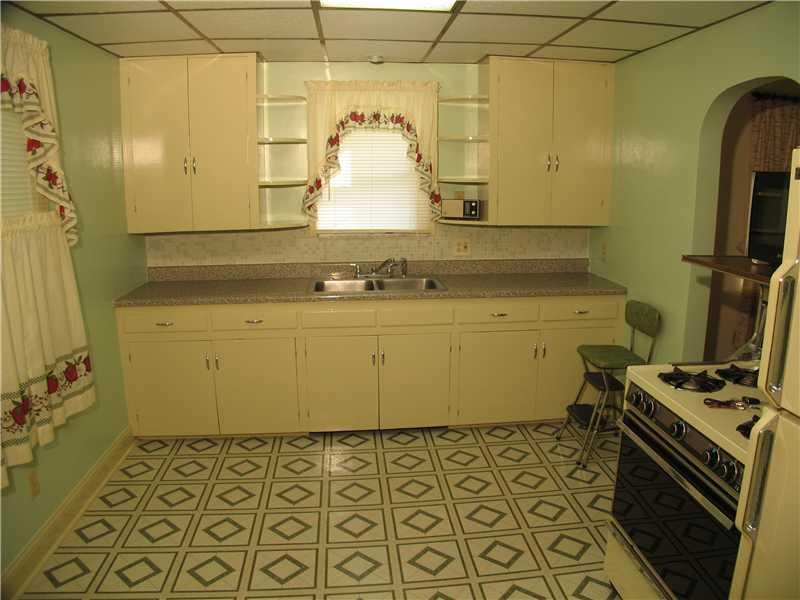 2123 Lewis Run Road Jefferson Hills, PA 15025 - Photo 11 of 14 Kitchen. Eat In Kitchen