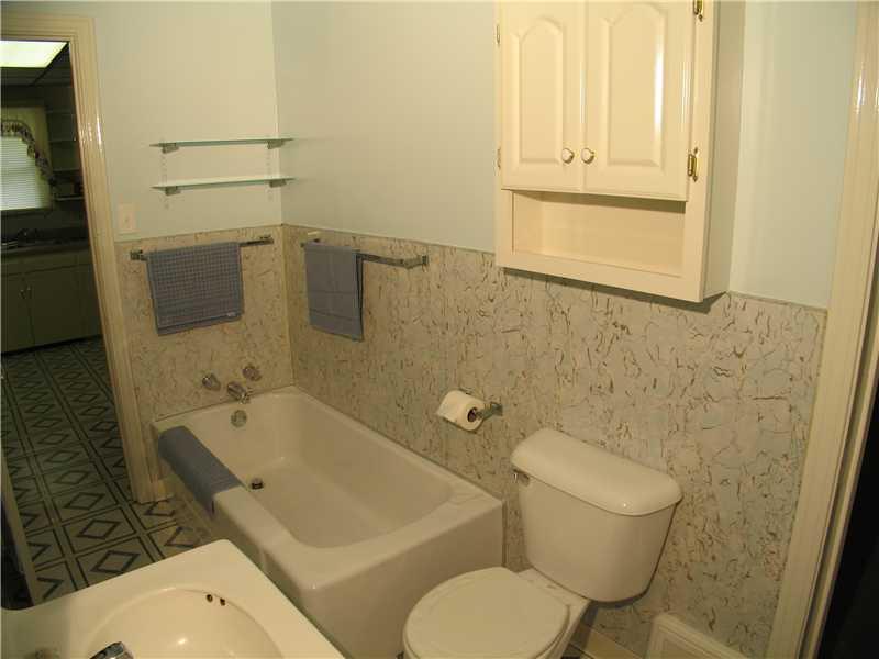 2123 Lewis Run Road Jefferson Hills, PA 15025 - Photo 9 of 14 Master Bath/Spa.
