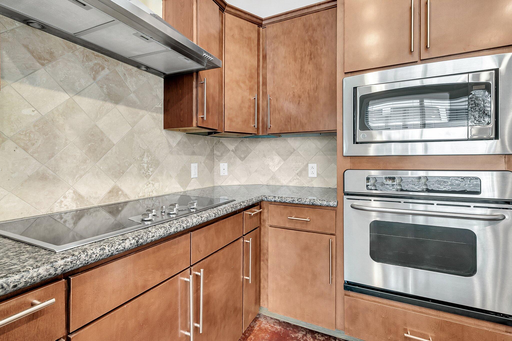 150 Bee Street, Unit 415 Charleston, SC 29425 - Photo 6 of 36 CREM - 150 Bee St APT 415-34