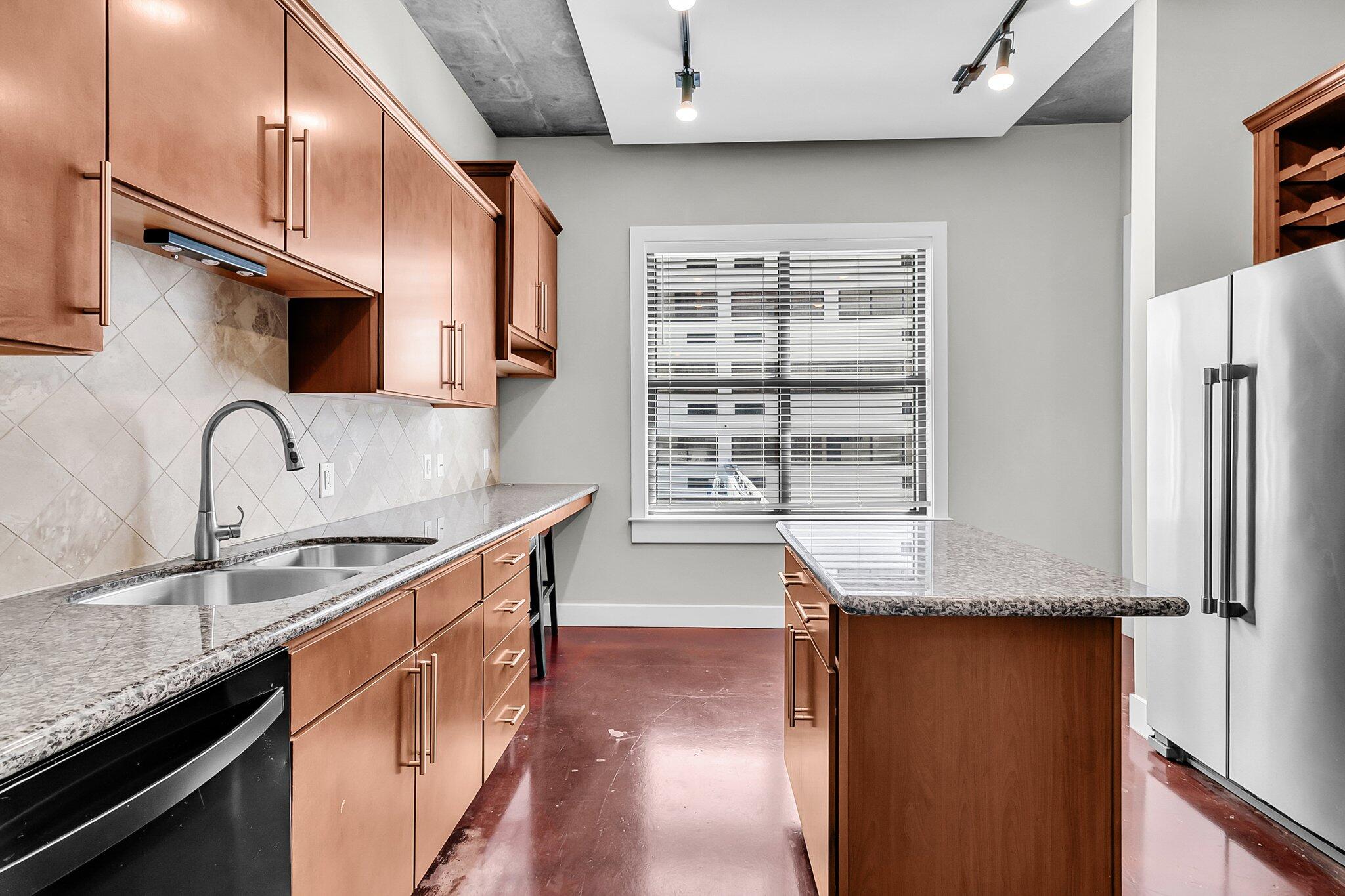 150 Bee Street, Unit 415 Charleston, SC 29425 - Photo 7 of 36 CREM - 150 Bee St APT 415-37