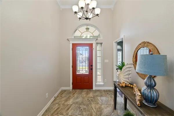 a view of entryway with livingroom