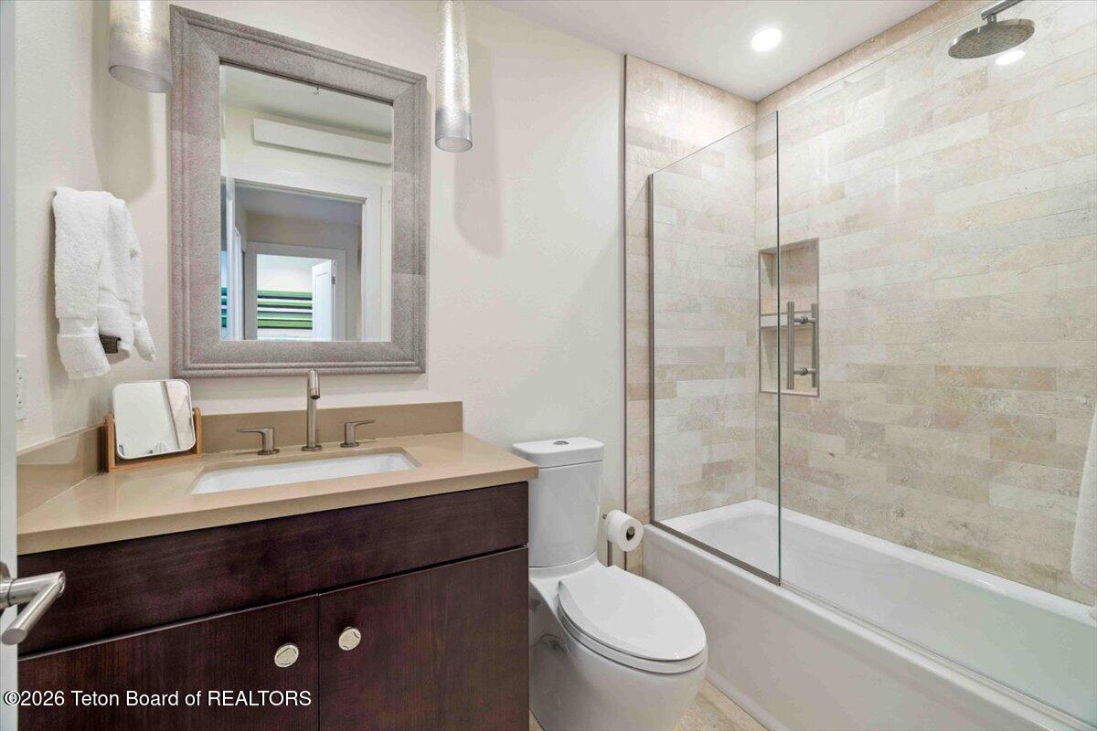 804 Powderhorn Lane, Unit C Jackson, WY 83001 - Photo 14 of 20 Guest Bathroom