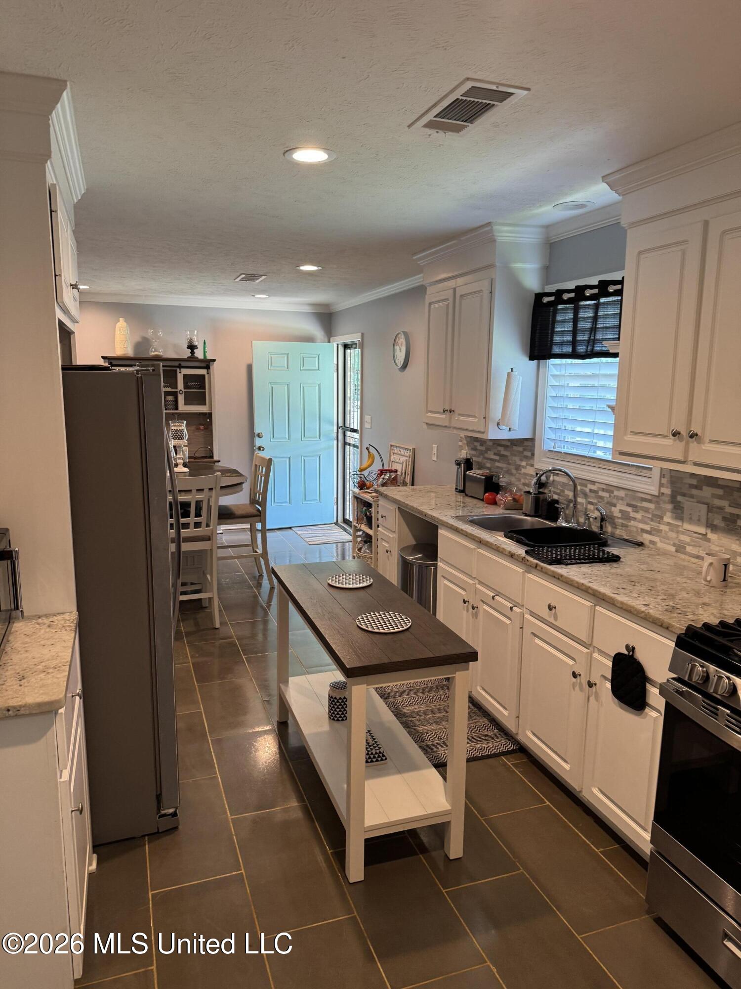 836 Cherry Ridge Drive Clinton, MS 39056 - Photo 6 of 14 IMG_5057