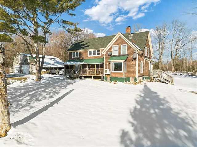$289,900 | 137 Middle Road, Fairfield, ME 04937