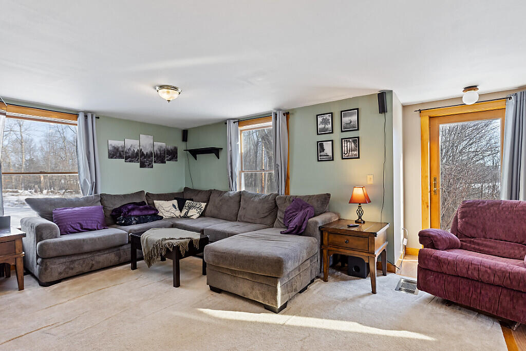 137 Middle Road Fairfield, ME 04937 - Photo 13 of 60 Living Room