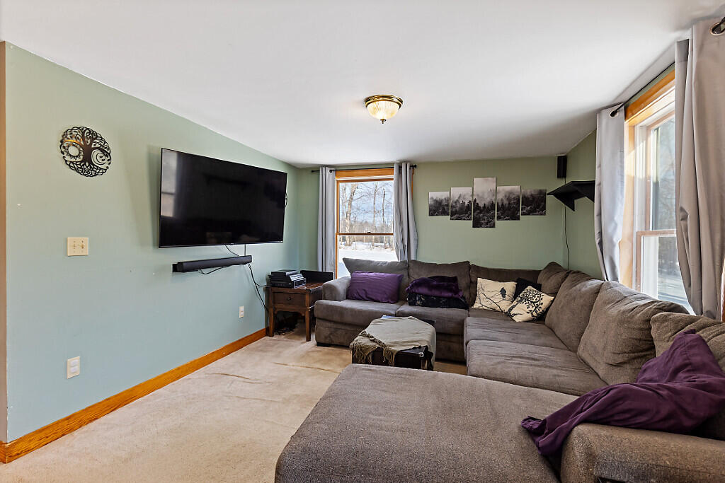137 Middle Road Fairfield, ME 04937 - Photo 14 of 60 Living Room