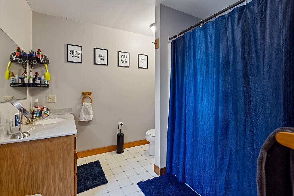 137 Middle Road Fairfield, ME 04937 - Photo 36 of 60 Full Bathroom