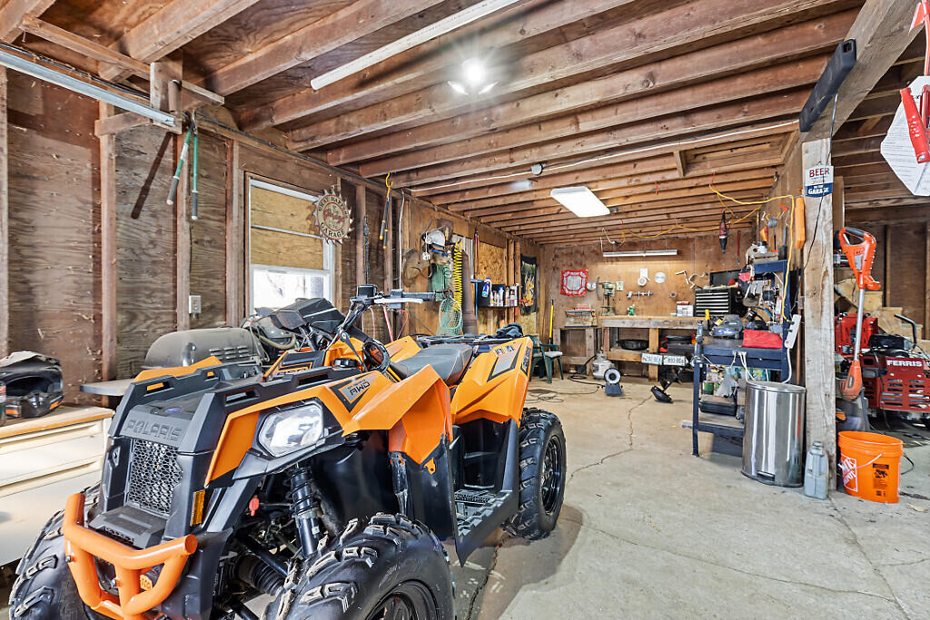137 Middle Road Fairfield, ME 04937 - Photo 51 of 60 Garage