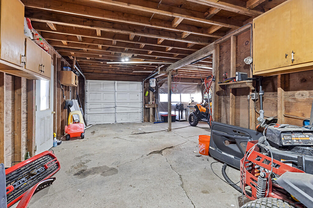 137 Middle Road Fairfield, ME 04937 - Photo 52 of 60 Garage